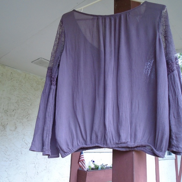 American Eagles outfitters size med. lace trim top - Picture 5 of 6